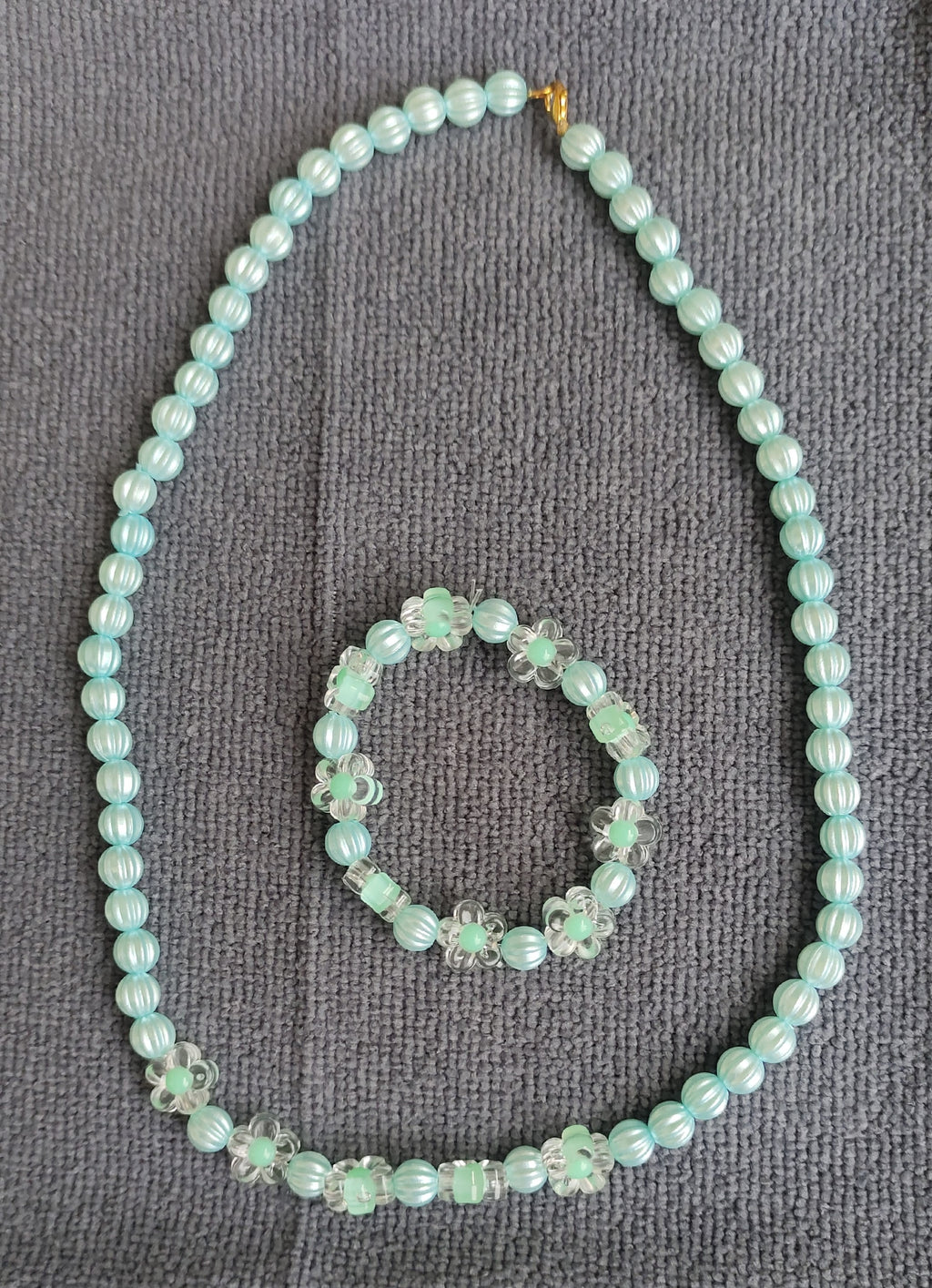 Bluebell Necklace & Bracelet Set Green Shade